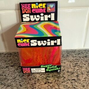 Nice Cube Swirl - Orange & Pink Squishy Toy